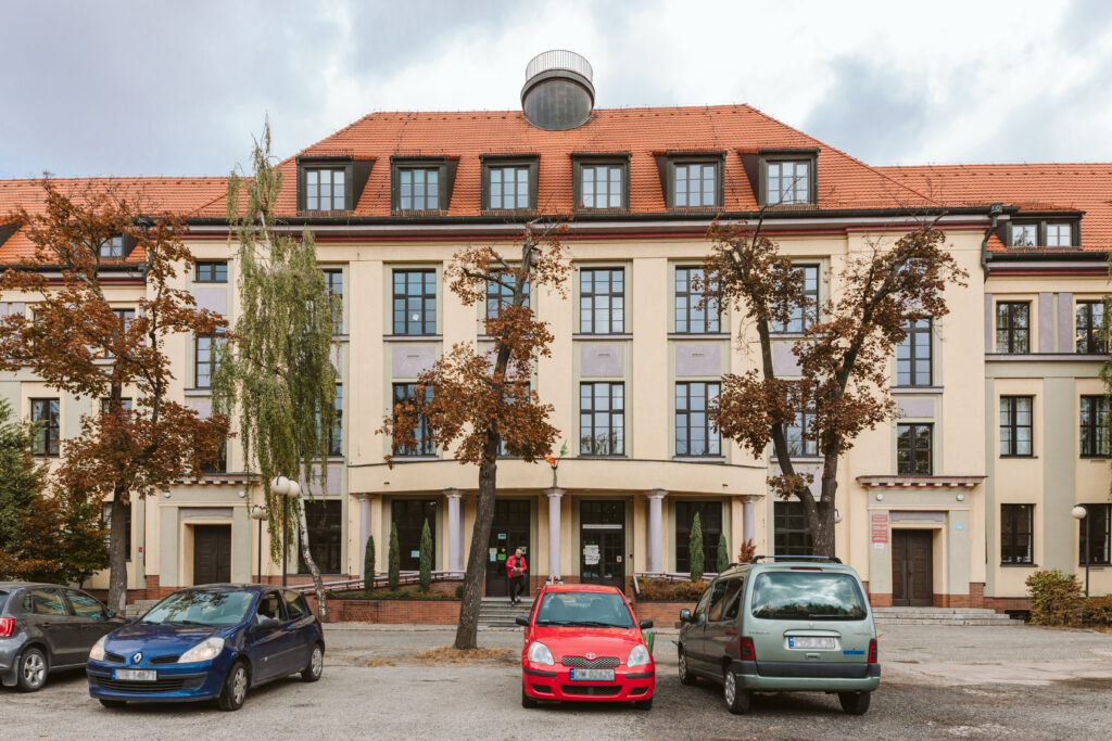 wejście do budynku